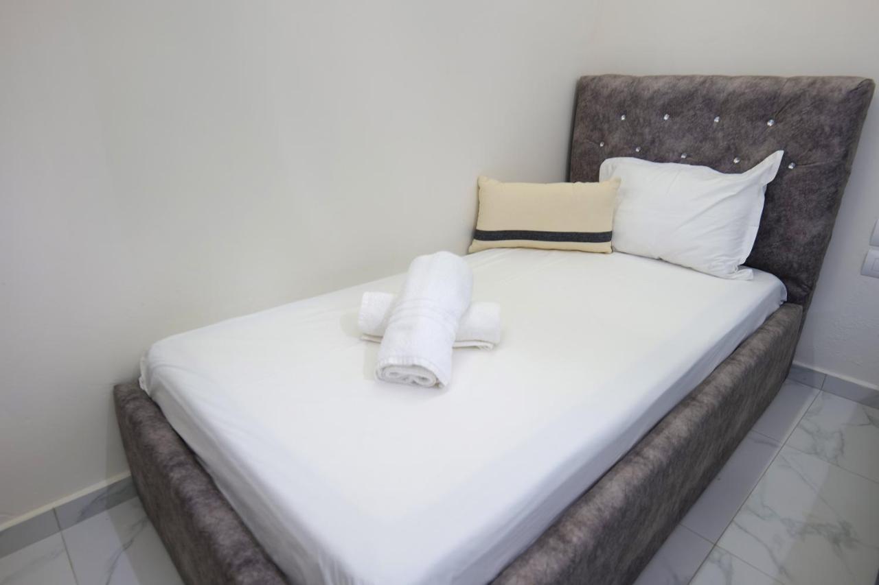 Vila Kleopatra Sarandë エクステリア 写真