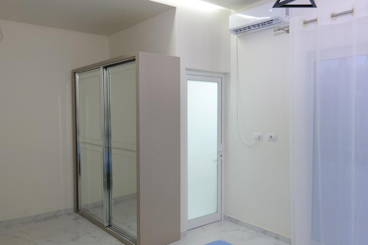 Vila Kleopatra Sarandë エクステリア 写真