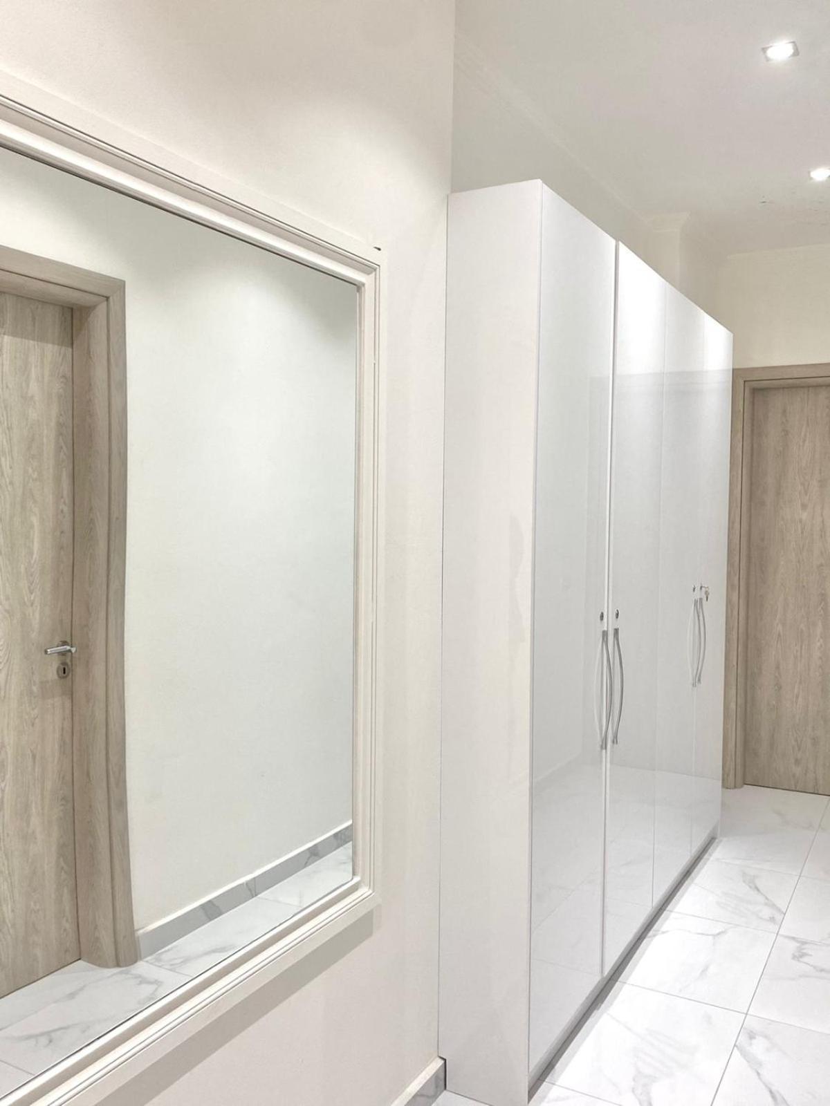 Vila Kleopatra Sarandë エクステリア 写真