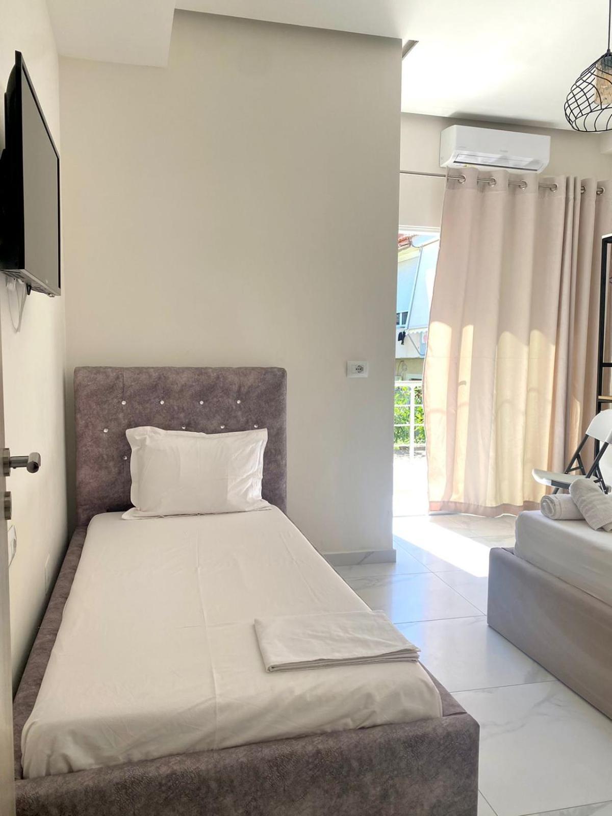 Vila Kleopatra Sarandë エクステリア 写真