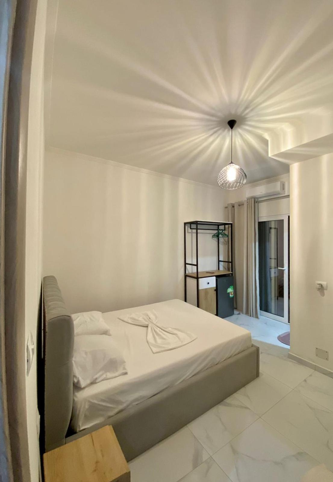 Vila Kleopatra Sarandë エクステリア 写真