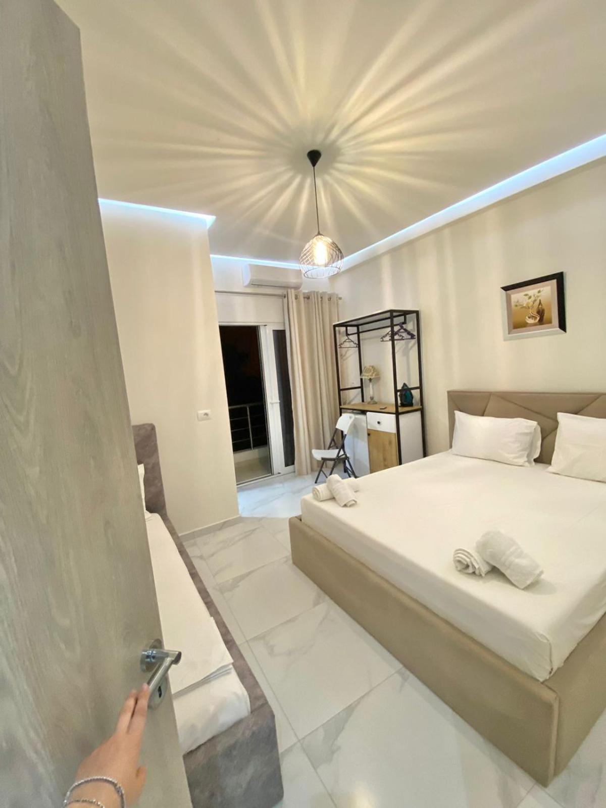 Vila Kleopatra Sarandë エクステリア 写真