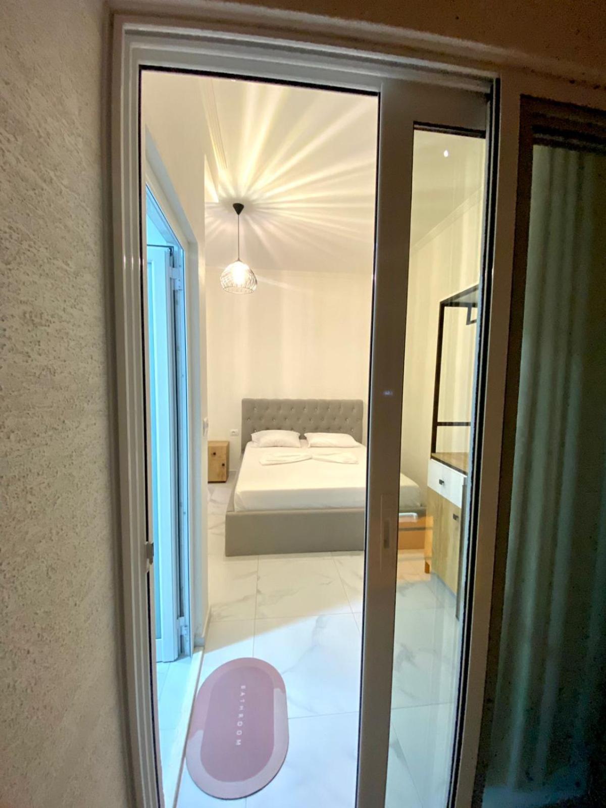 Vila Kleopatra Sarandë エクステリア 写真
