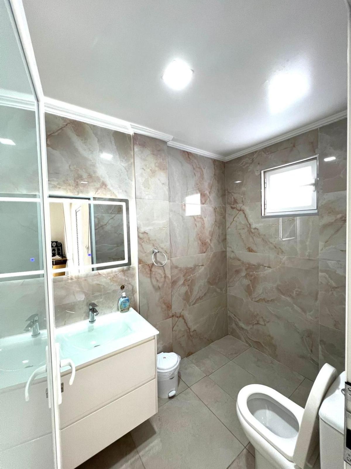 Vila Kleopatra Sarandë エクステリア 写真